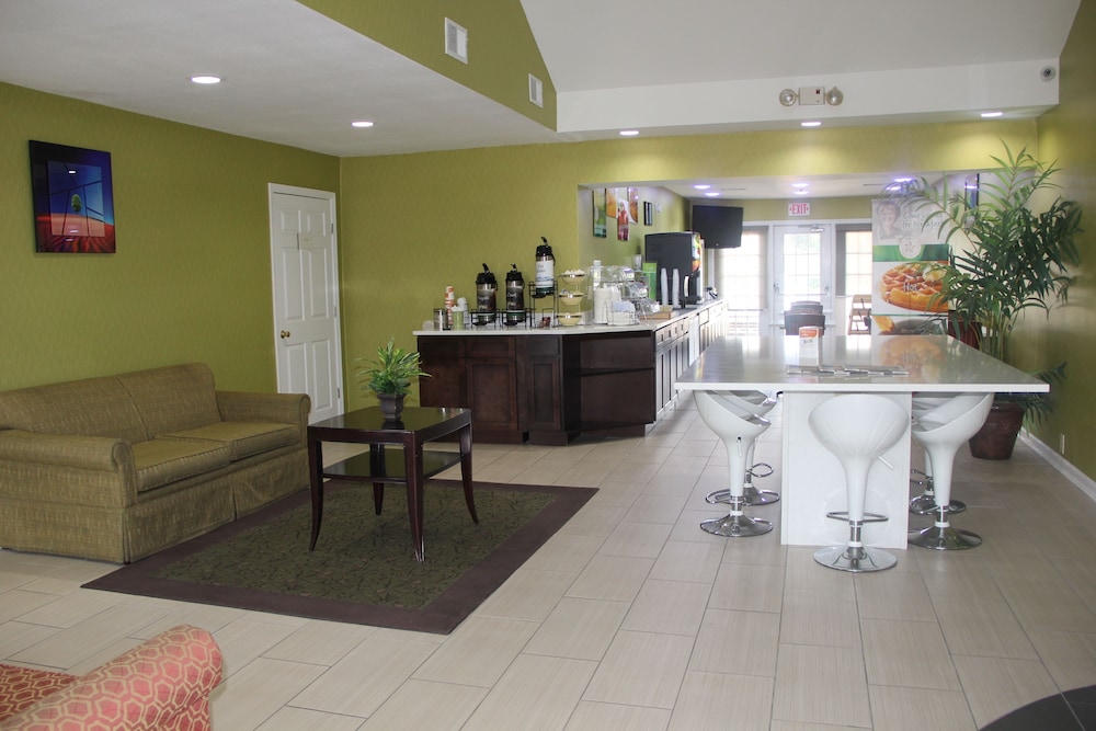 Quality Inn Albertville US 431 9/36