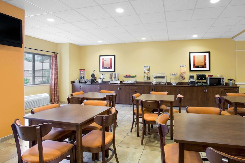 Microtel Inn Suites By Wyndham Greenville University Med 29/44