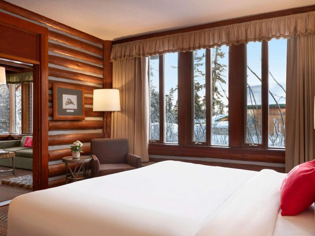 2 Bedrooms, Suite, King and Queen Bed, Resort View