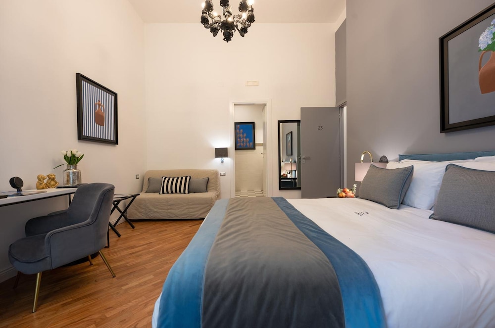 Grand Tour 4Rooms 8/36