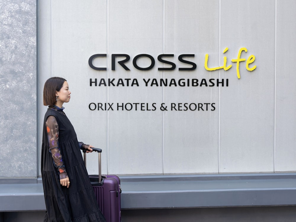 Cross Life Hakata Yanagibashi 8/50