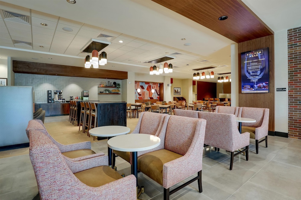 Drury Plaza Hotel North Charleston 43/55