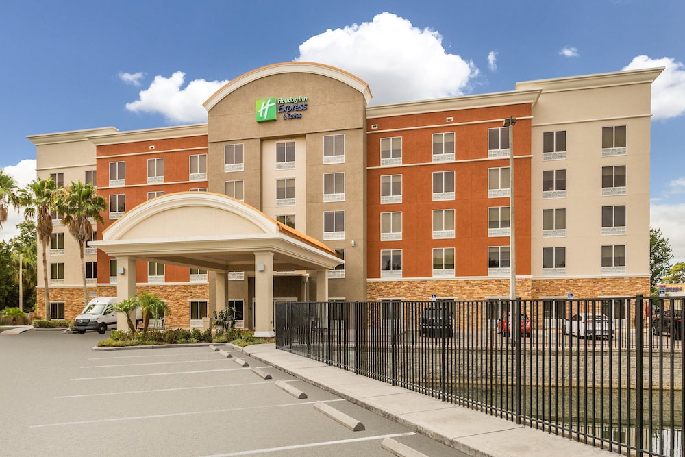 Holiday Inn Express Hotel & Suites Largo-Clearwater 3/40