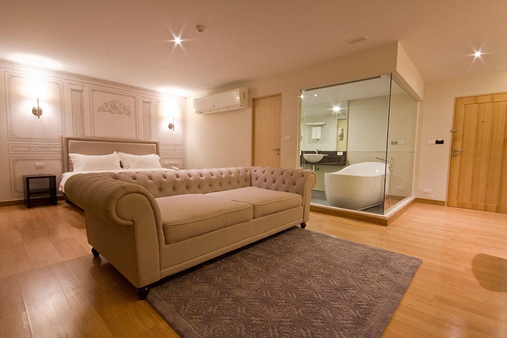 THEE BANGKOK HOTEL 40/65