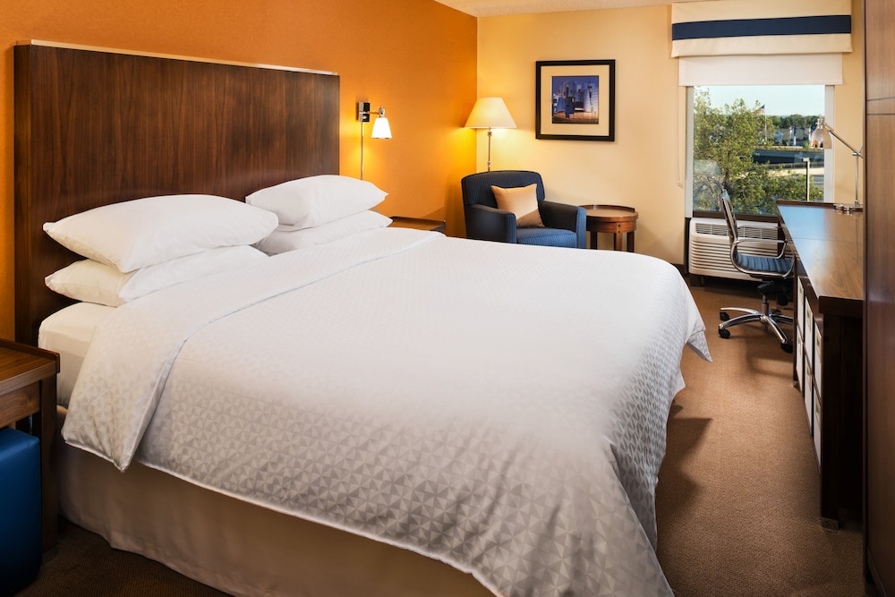 Four Points By Sheraton Mall of America Minneapolis Airport 8/30