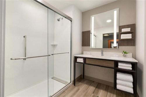 Room, King Bed, Bathtub, Accessible