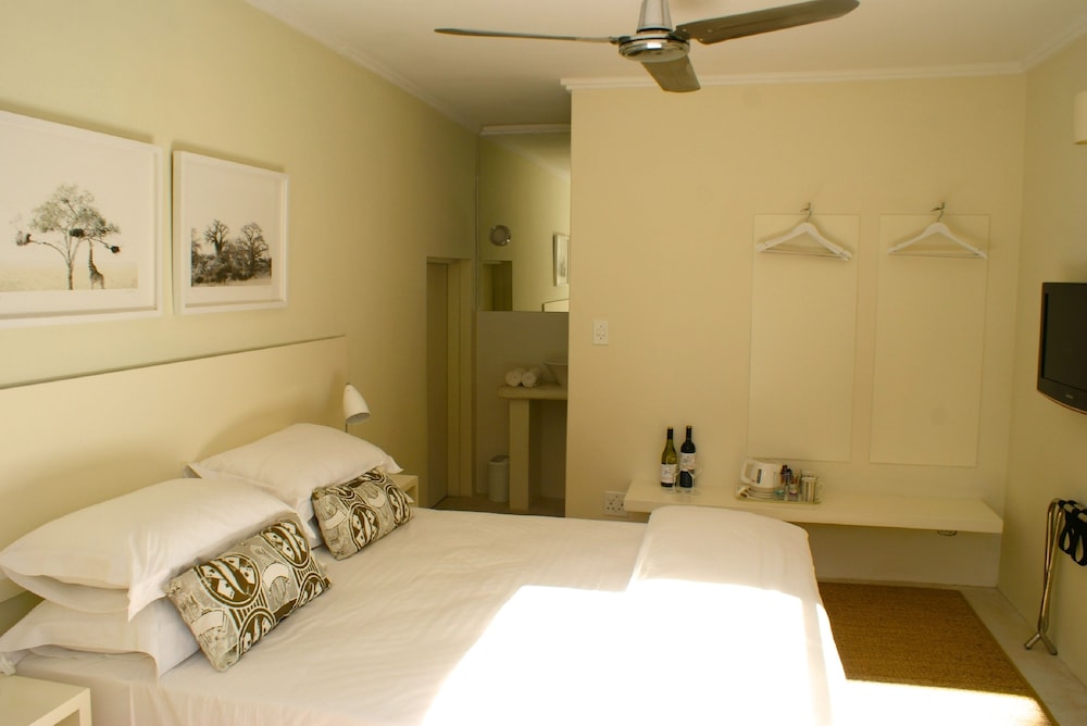 Cape Standard Guest House 17/59