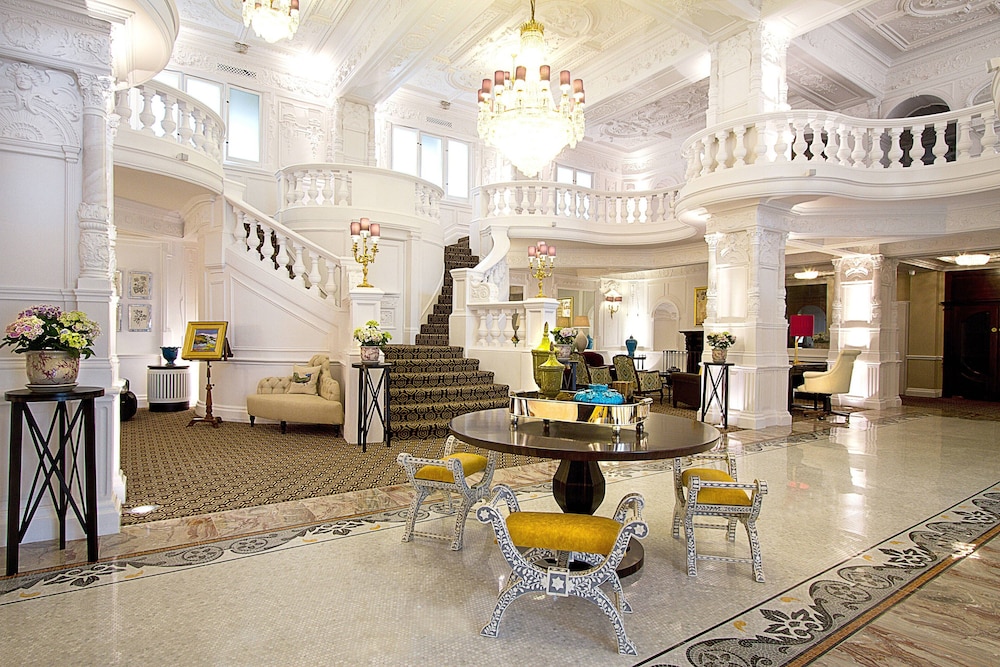 ST ERMINS HOTEL 38/41