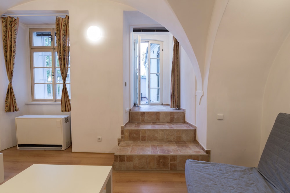 Charles Bridge Hostel & Apartments 78/98