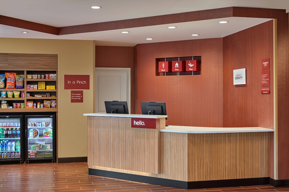 Hotel Towneplace Suites By Marriott Fort Mcmurray 7/27