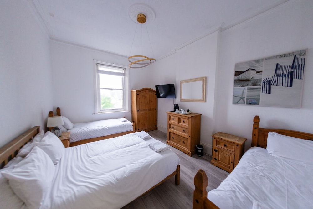 The Highlands Inn 10/50