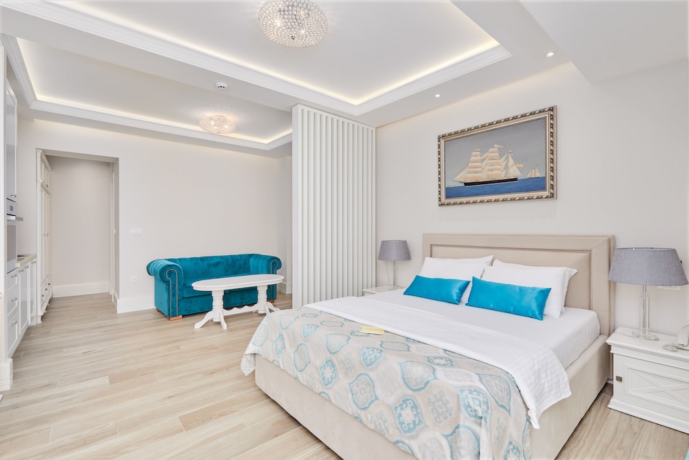 2 Bedrooms, Deluxe, Apartment, 2 Queen Beds, Sea View, 2 Bathrooms, Sofa