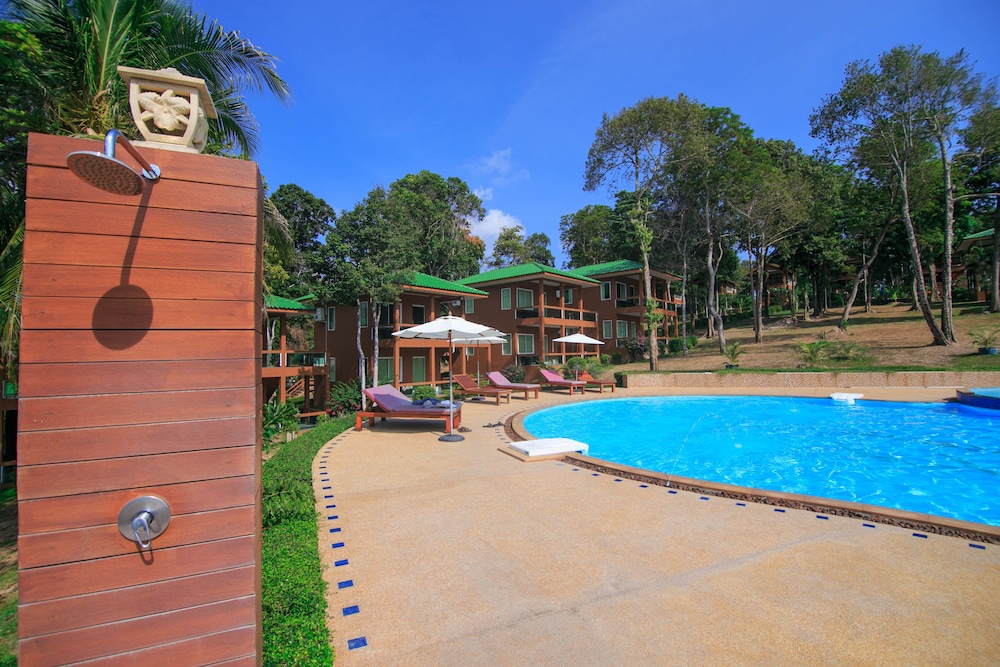 Mountain Resort Koh Lipe 65/70