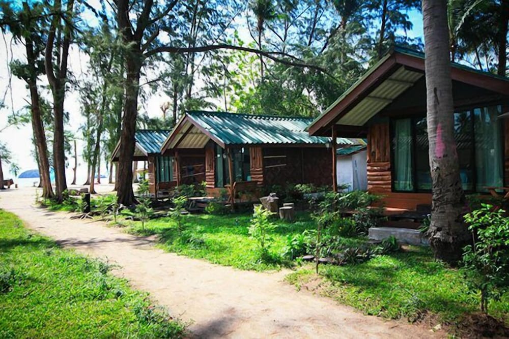 Salisa Resort 66/74