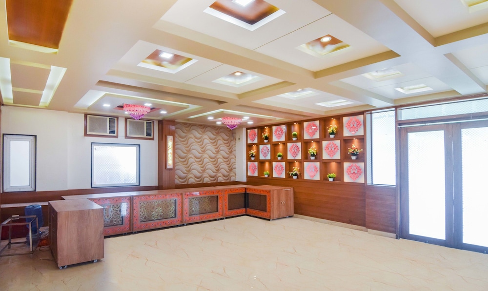 Hotel Saffron 11/50