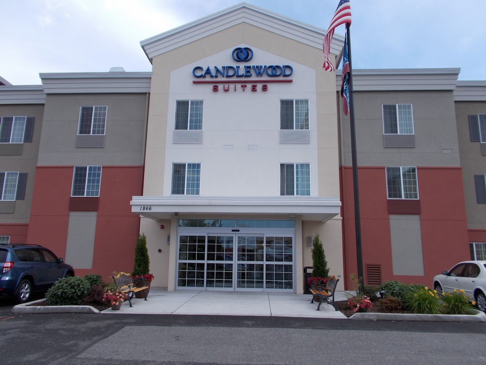 Candlewood Suites Burlington 3/33