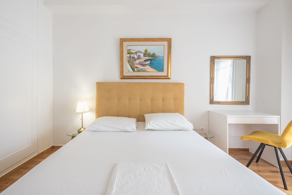 Victorias Secret Apartment 14/35