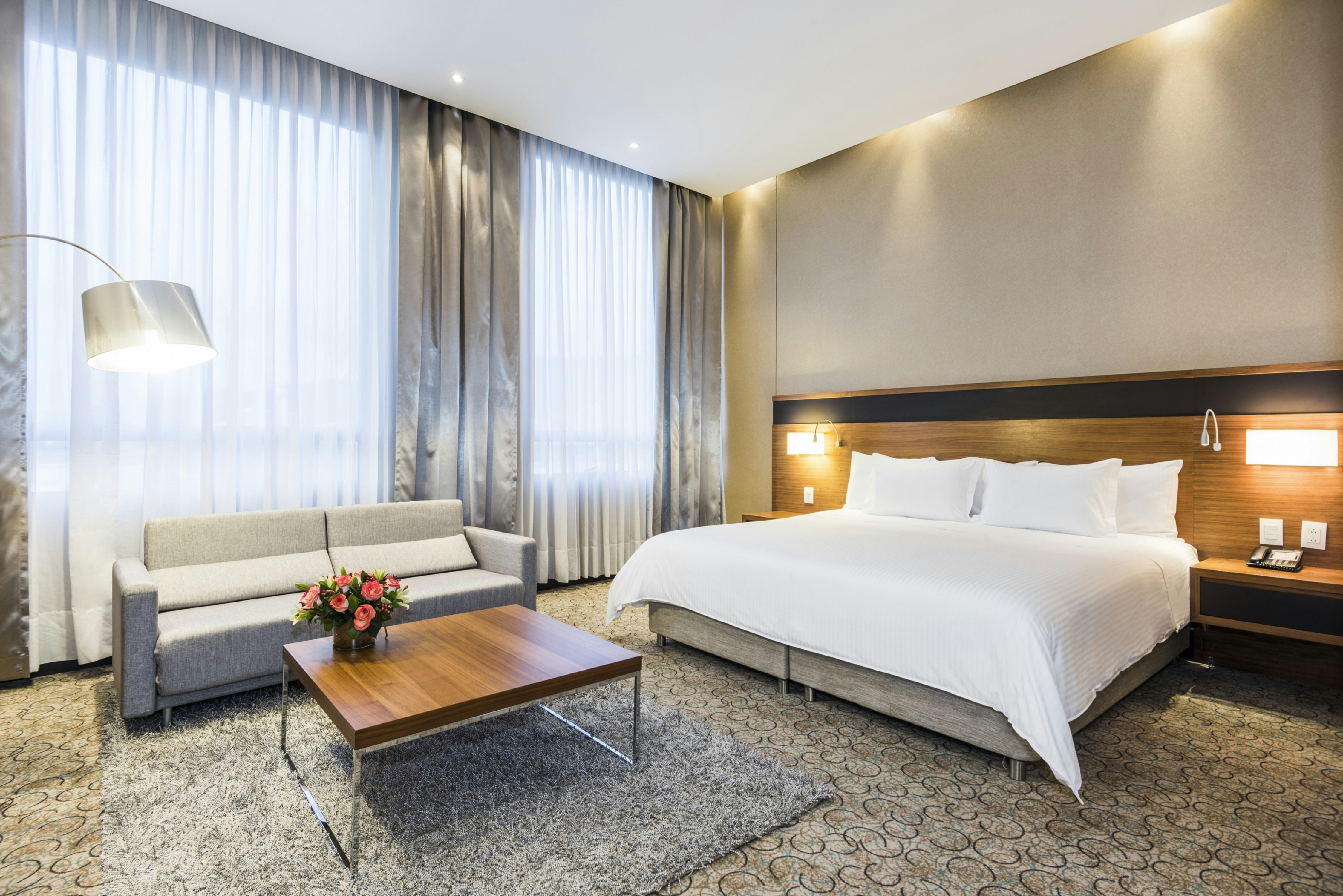 ROOM, KING BED