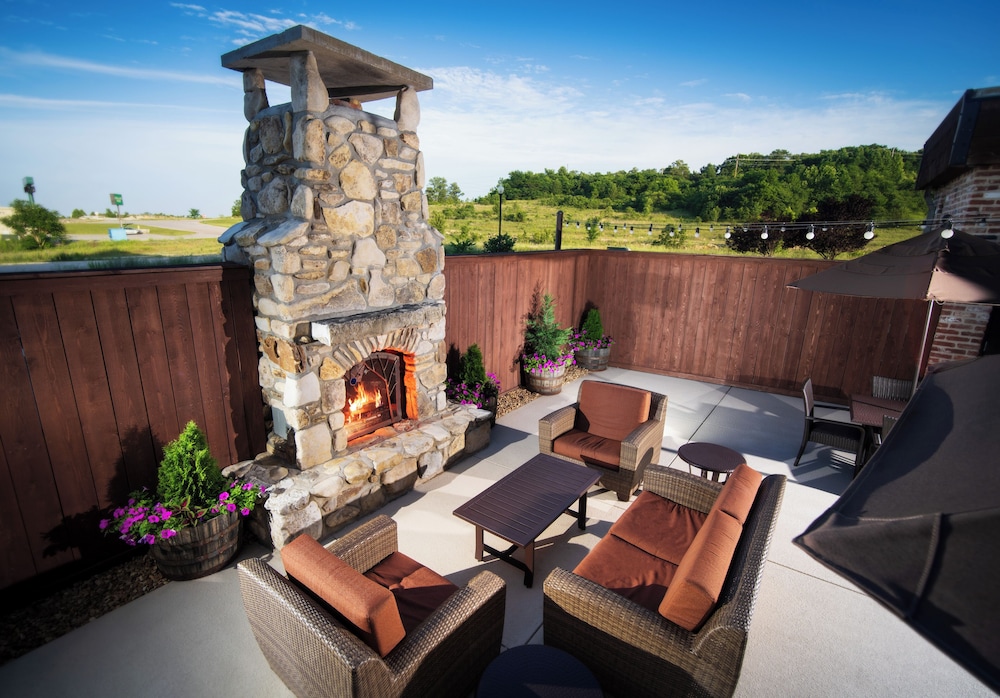 Angler's Lodge Hollister 22/30