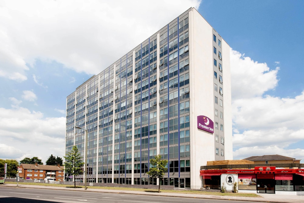 Premier Inn London Hendon (The Hyde) in LONDON