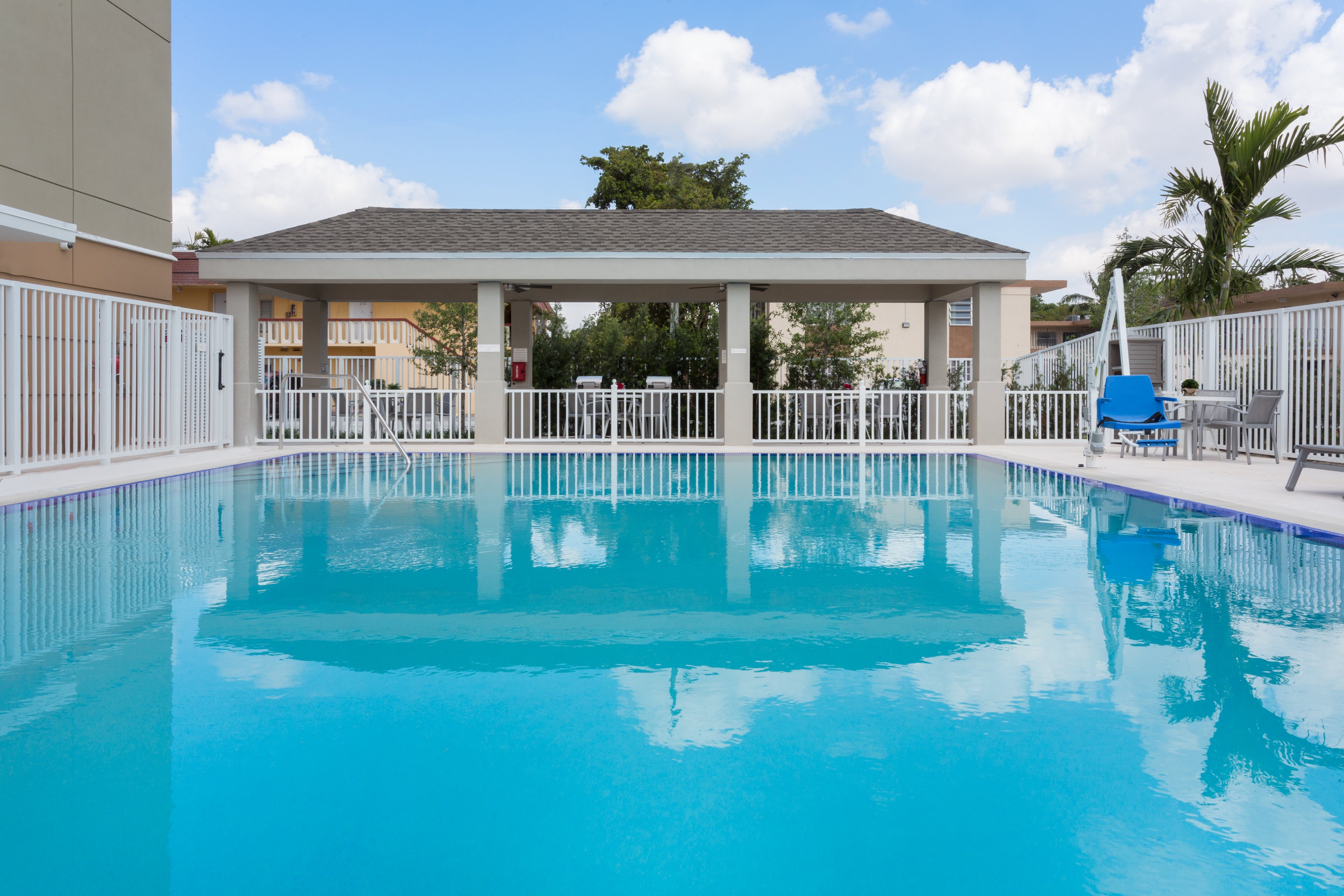 CANDLEWOOD SUITES MIAMI INTL AIRPORT - 36TH ST 10/59