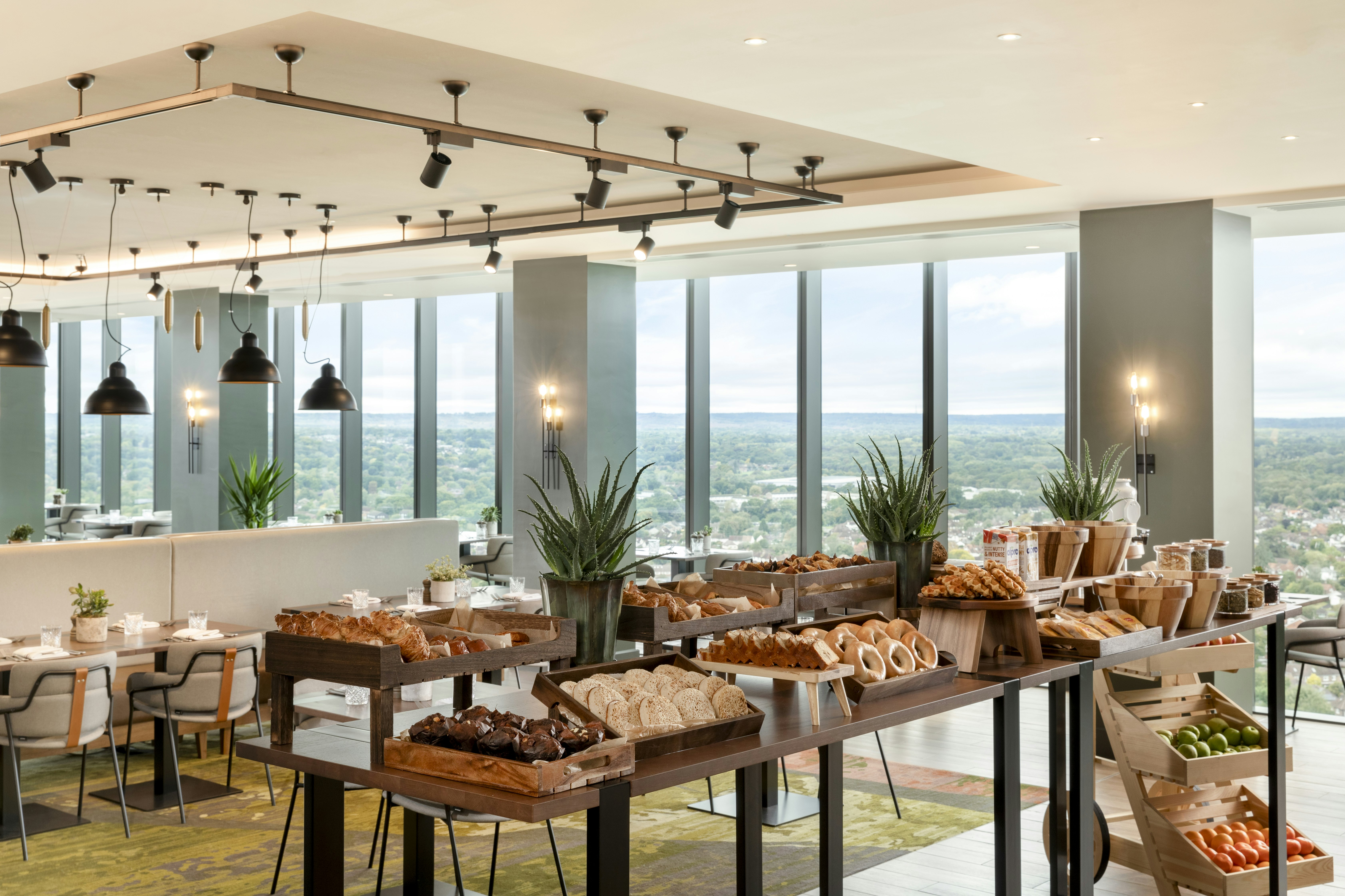 Hilton Woking 19/48