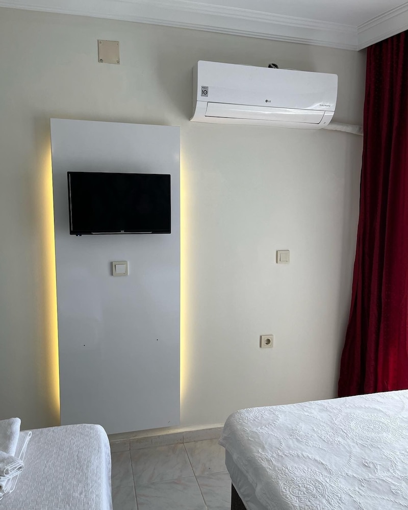 Peri Hotel 17/39