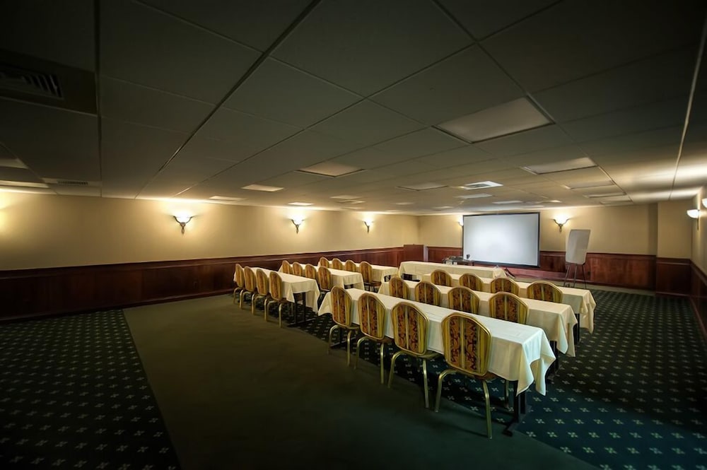 Garden Place Hotel 49/51