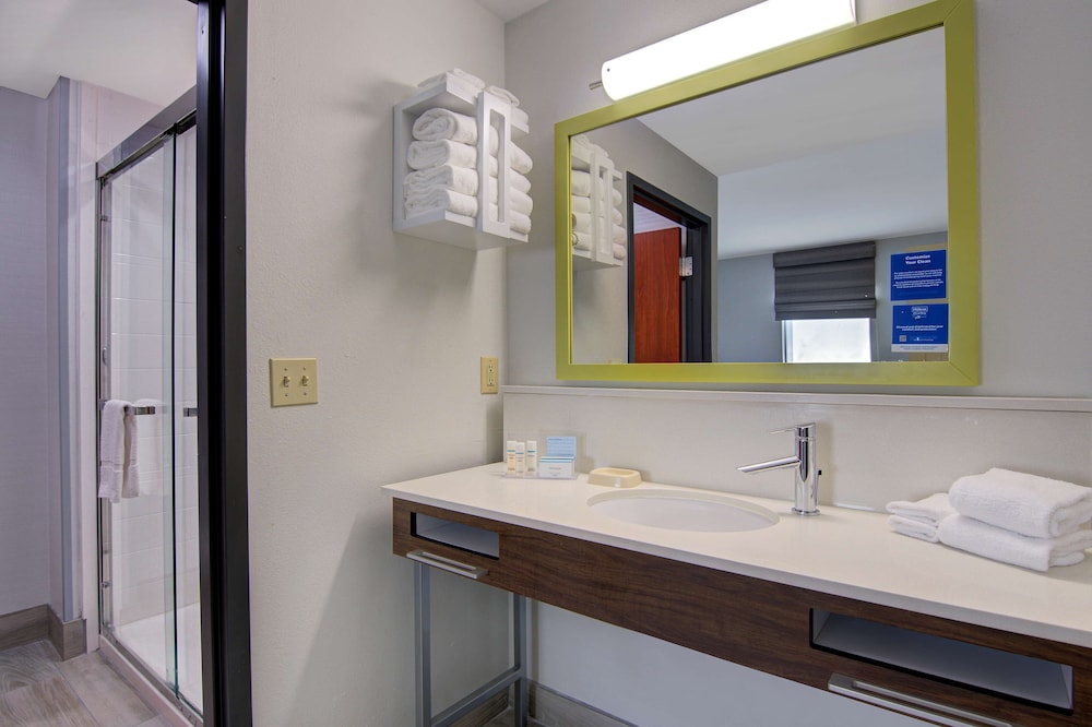 Hampton Inn Fayetteville 38/73