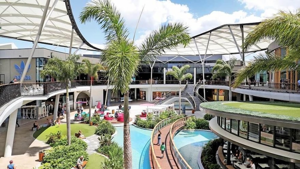 Pacific Resort Broadbeach 70/77