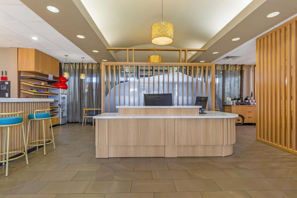 Revel Hotel Minot, SureStay Collection by Best Western 3/66