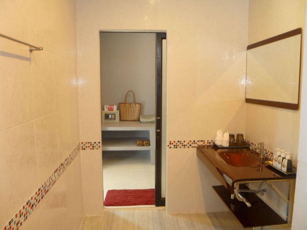 SUN MOON STAR RESORT 46/48