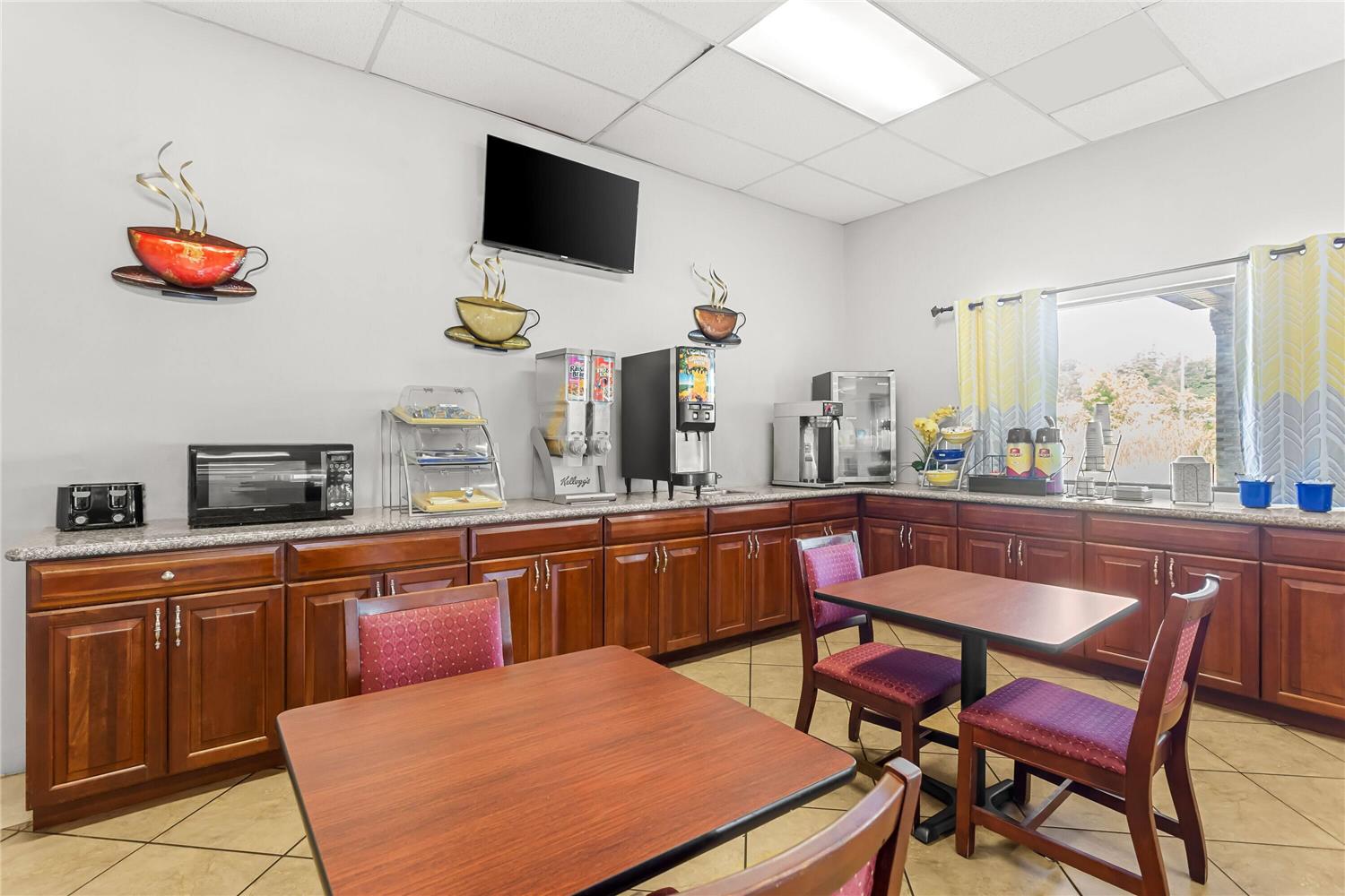 Days Inn by Wyndham Huntington 21/30