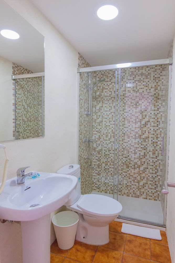 Hostal Balearic 20/20