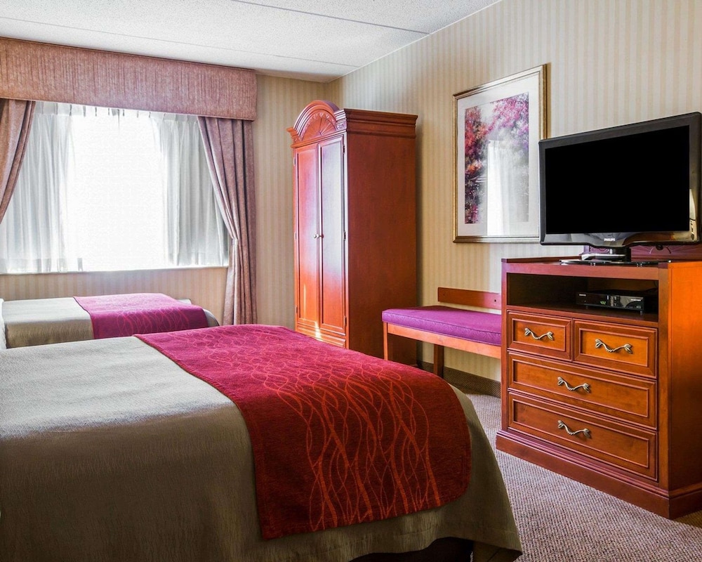 Comfort Inn & Suites Hawthorne NY 21/72