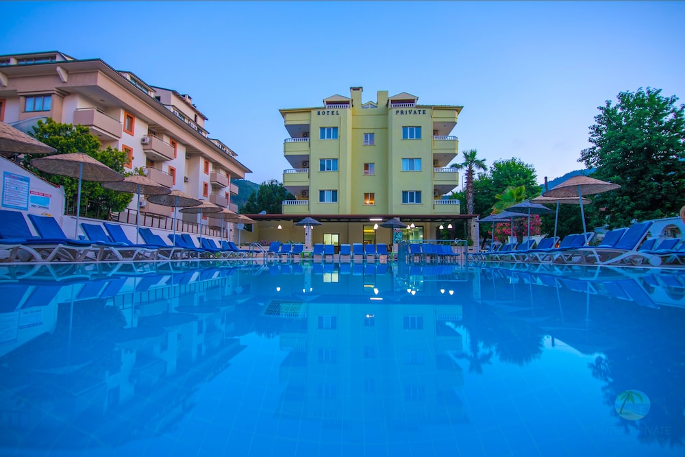 Private Hotel 2/44