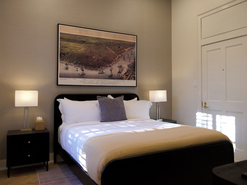 غرفة قياسية بسرير كوين، The Garden District Hotel 3/7