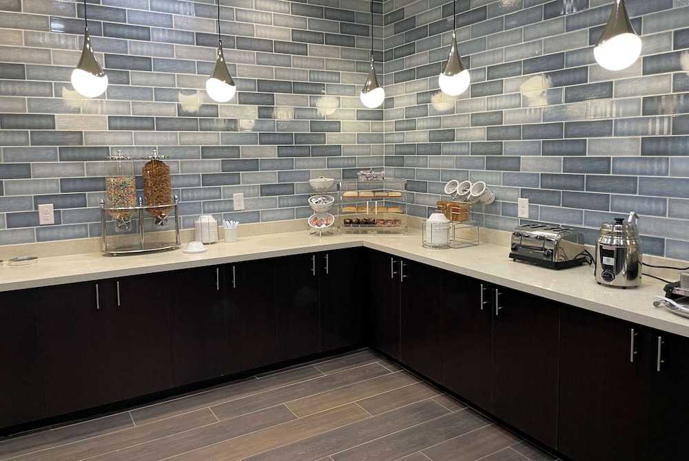 La Quinta Inn & Suites by Wyndham Sulphur (Lake Charles) 17/34