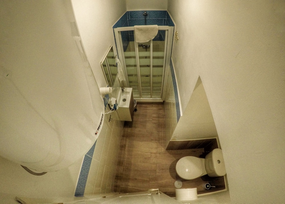 Spanish Galleon Lodge 25/40