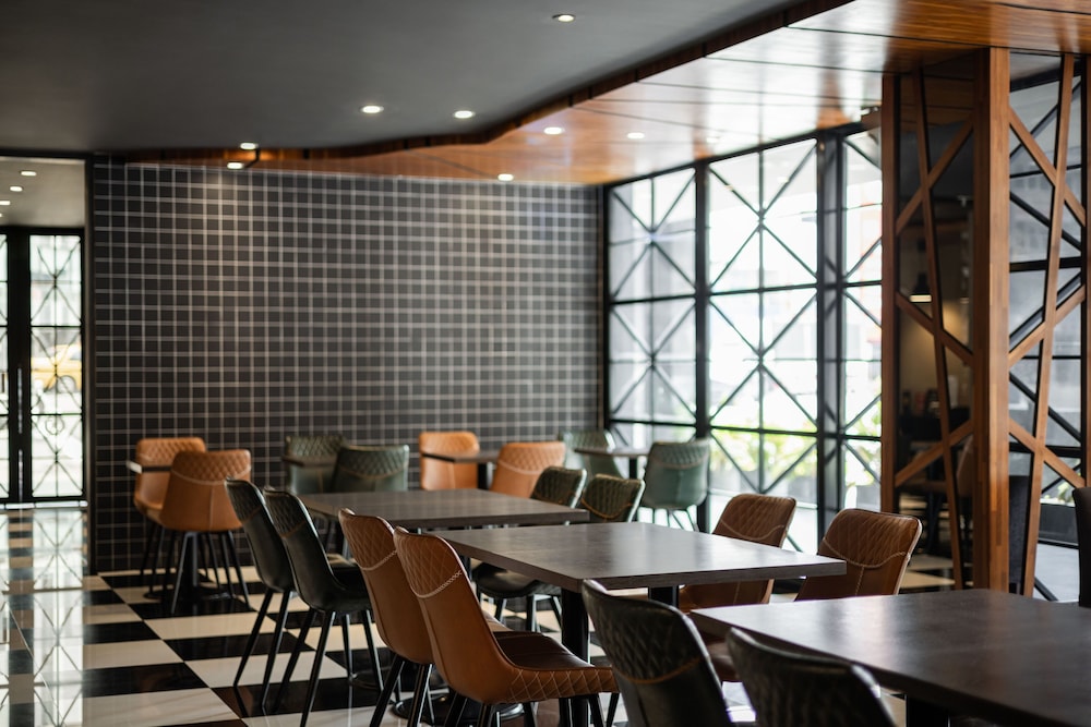 Kindness Hotel Zhongshan Bade 48/56