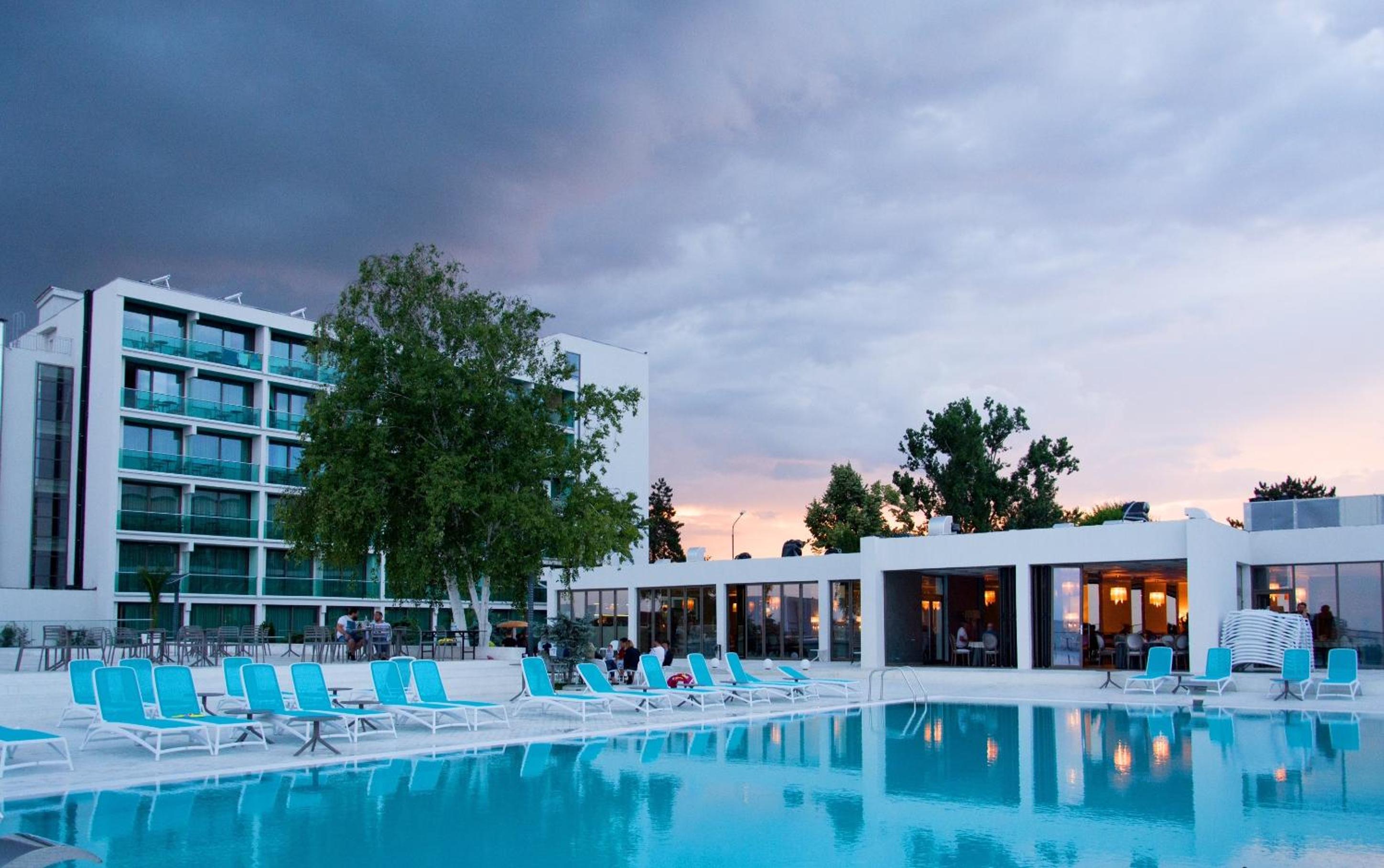 Turquoise Hotel 6/50