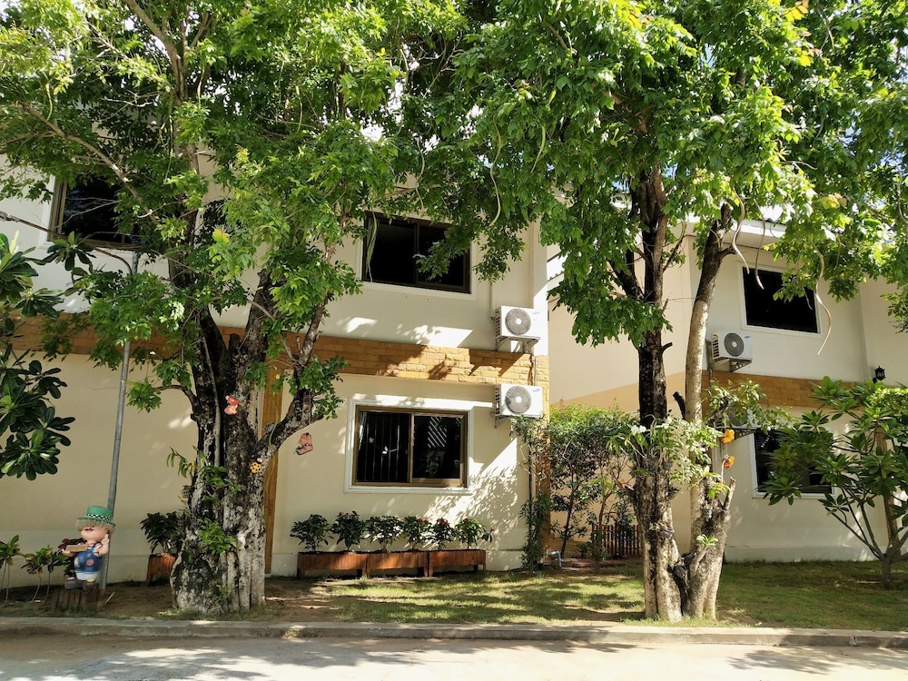 Fahproundfon Hotel 4/32