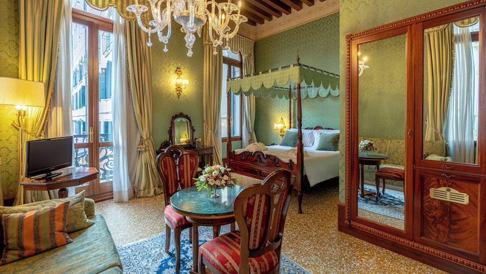 Al Ponte Dei Sospiri Junior Suites 37/50