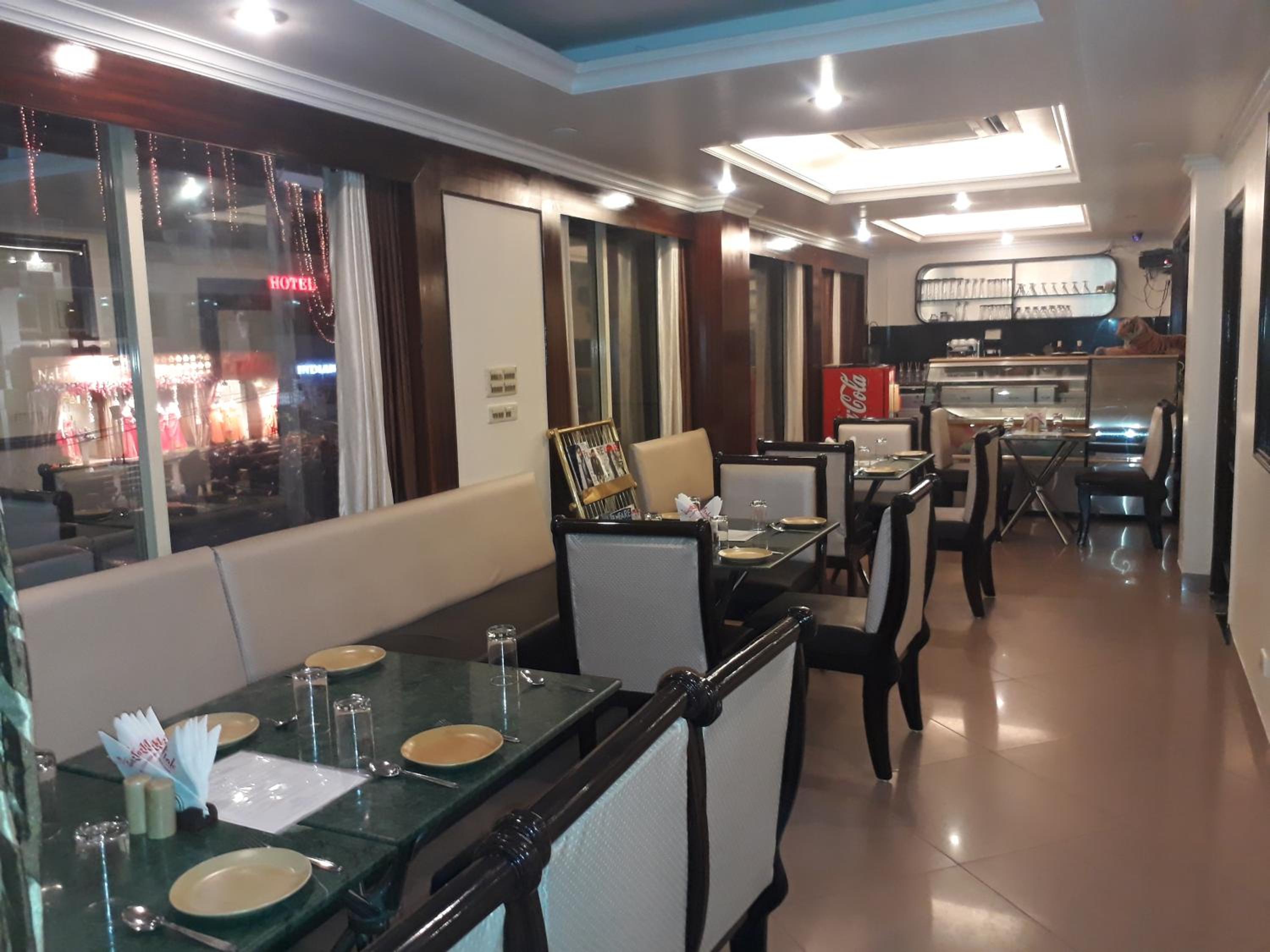 Hotel Sarthak 29/36