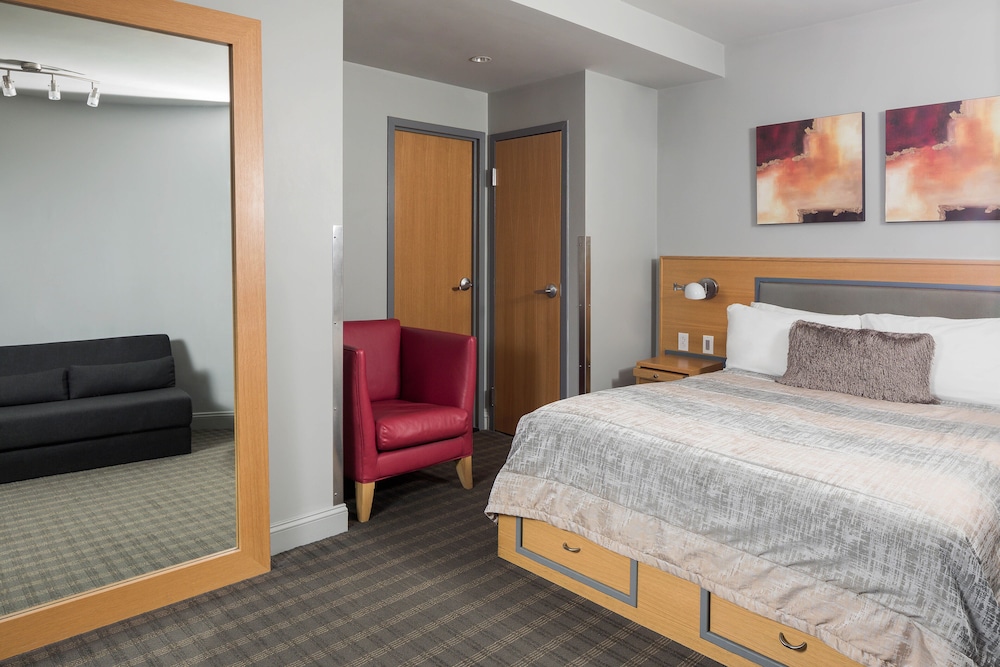 CABIN, QUEEN BED, NO WINDOW