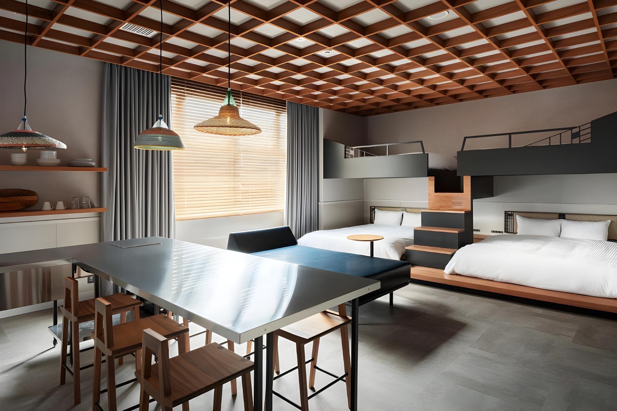 Condominium, Deluxe, Flat