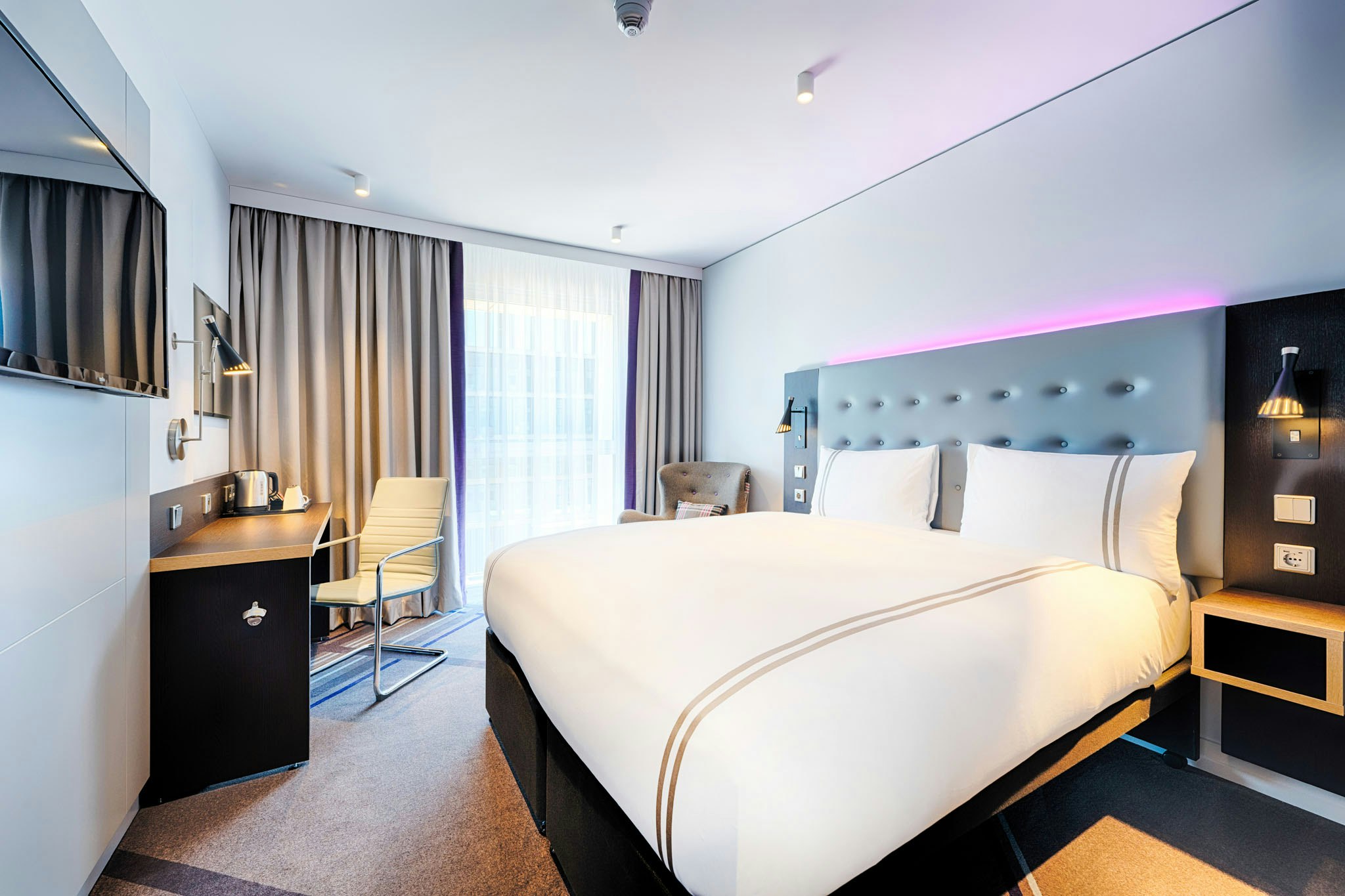 Premier Inn Darmstadt City Centre 21/45