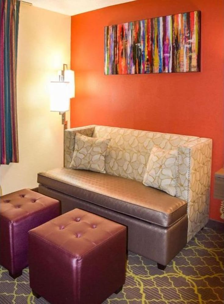 Best Western West Hills Inn Chadron 21/33