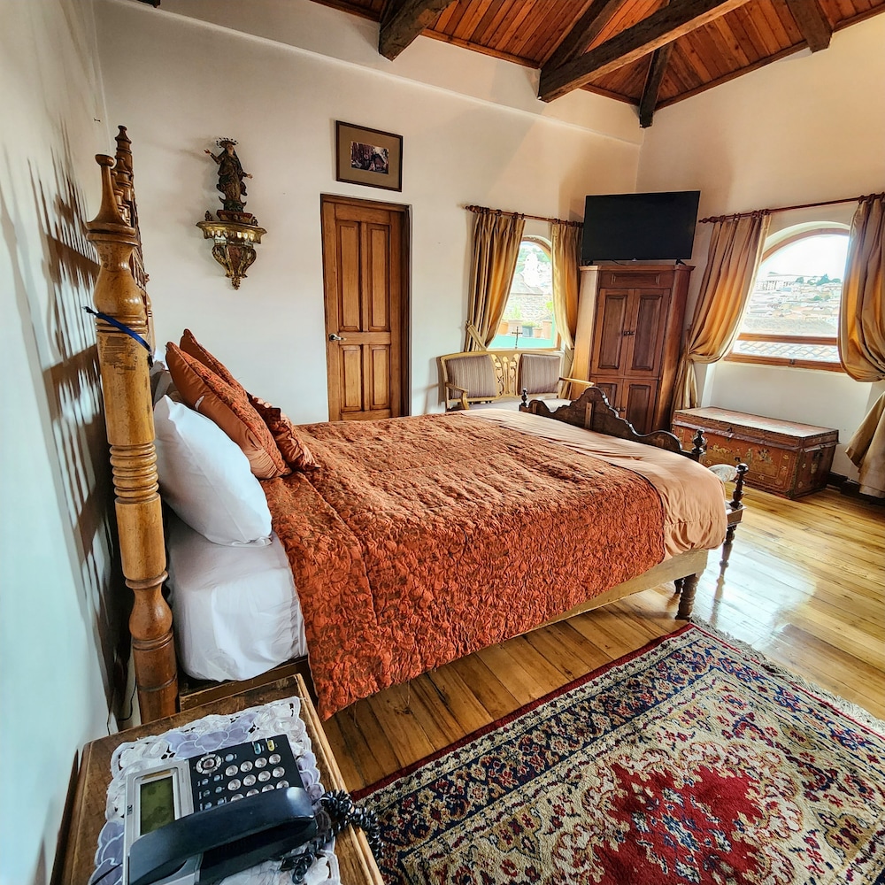 LOFT, FAMILY, MULTIPLE BEDS, CITY VIEW