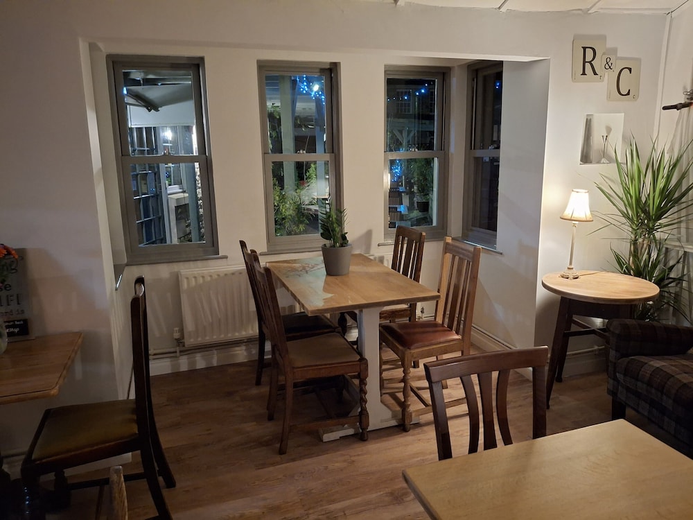 Rose And Crown 27/30